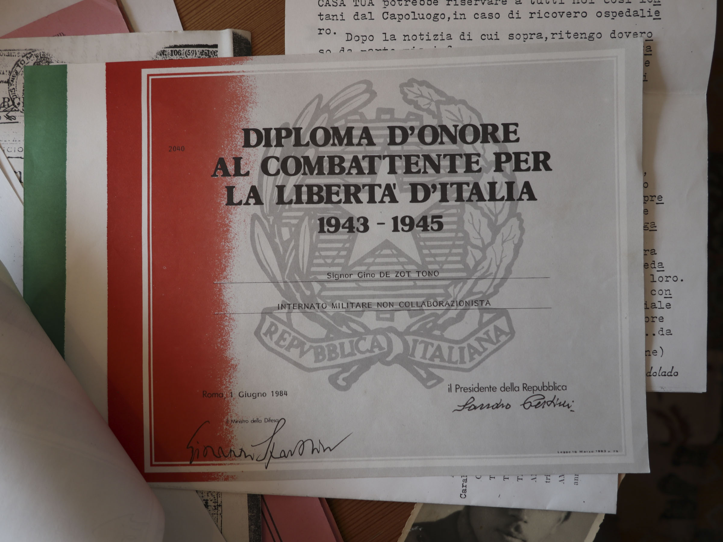 A certificate in Italian.